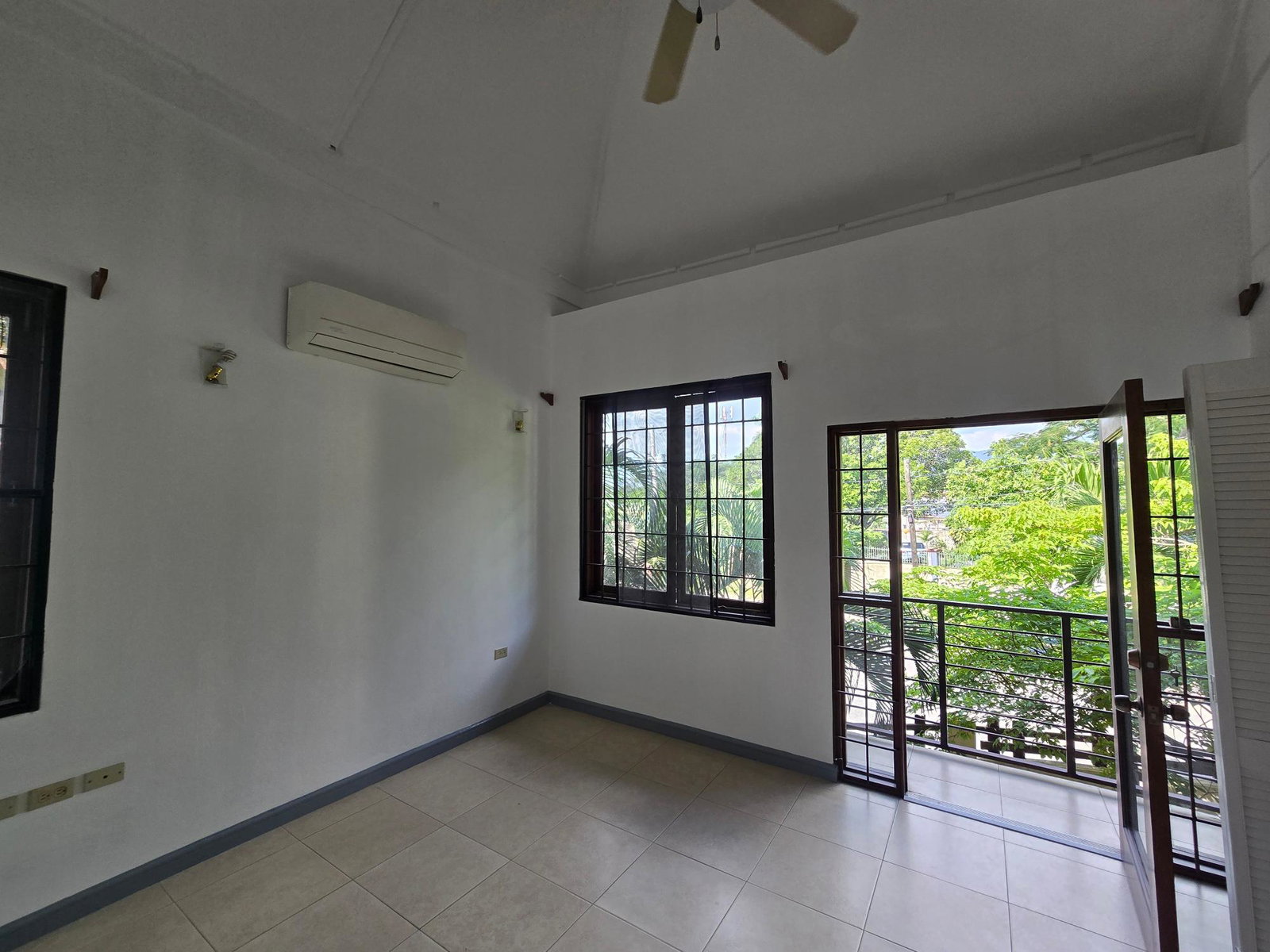 Eighth image of 1a Beverley Vale Close in Kingston 6, St. Andrew, Jamaica - property is For Rent