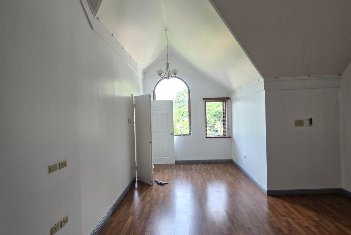 Tenth image of 1a Beverley Vale Close in Kingston 6, St. Andrew, Jamaica - property is For Rent