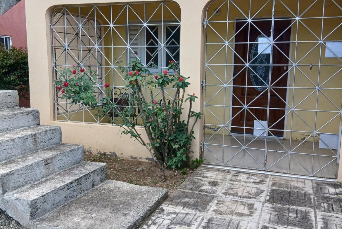Second image of Villa Pen & Orchards st c in Spanish Town, St. Catherine, Jamaica - property is For Rent