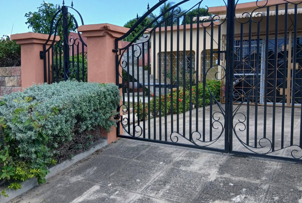 First image of Villa Pen & Orchards st c in Spanish Town, St. Catherine, Jamaica - property is For Rent