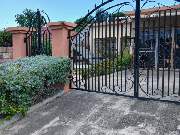 First image of Villa Pen & Orchards st c in Spanish Town, St. Catherine, Jamaica - property is For Rent