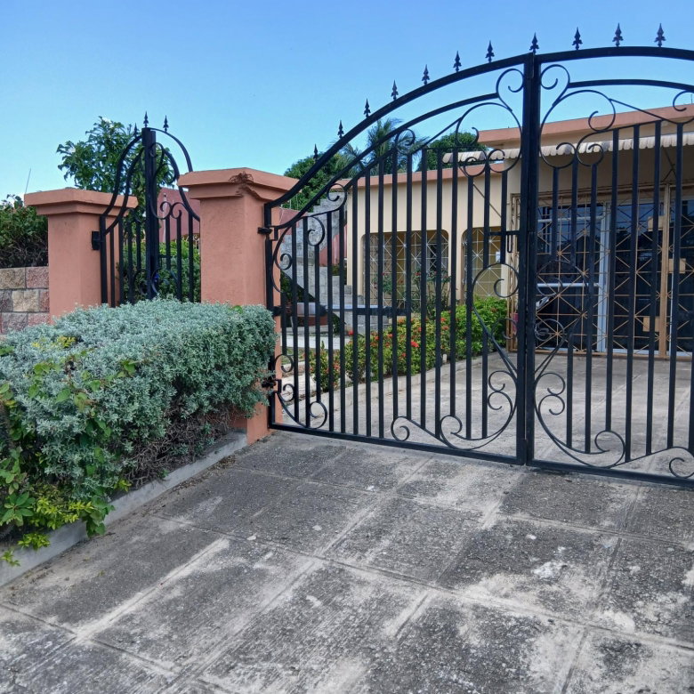 First image of Villa Pen & Orchards st c in Spanish Town, St. Catherine, Jamaica - property is For Rent