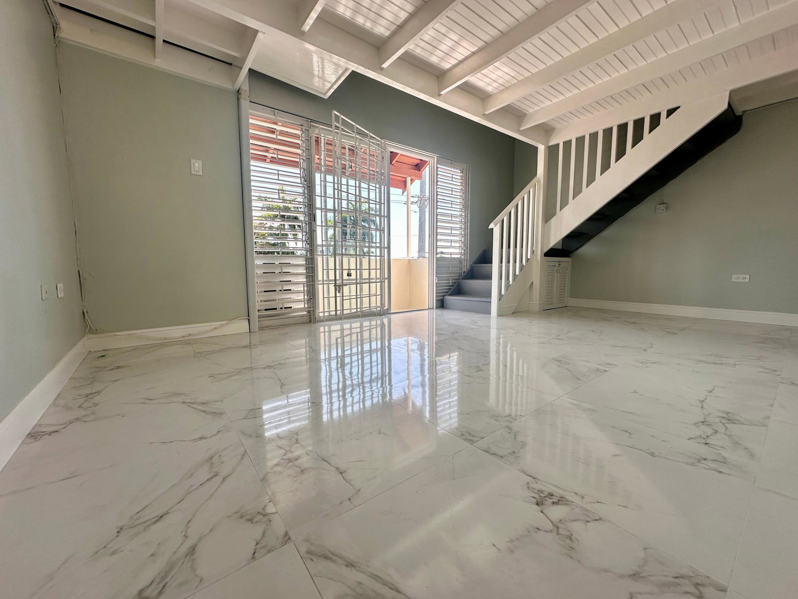 Eighth image of 10a West Kings House Road in Kingston 10, St. Andrew, Jamaica - property is For Rent