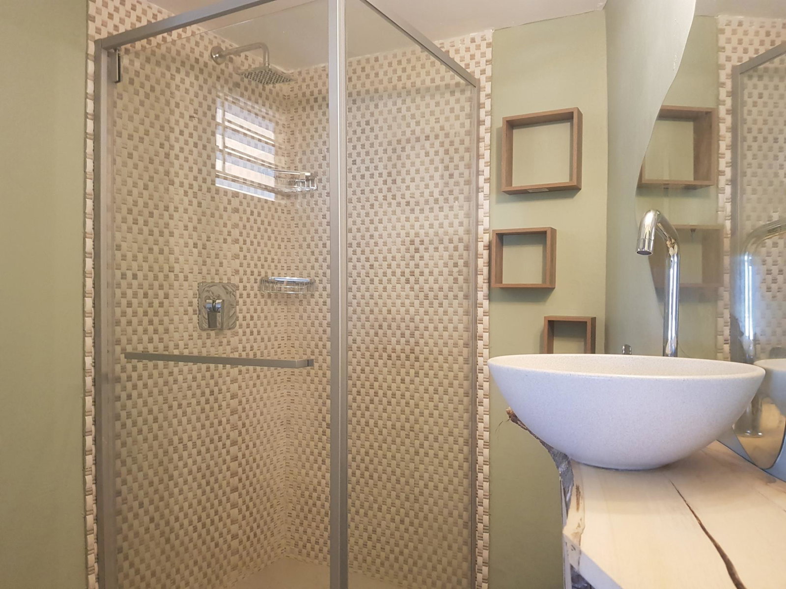 Fourteenth image of Kirkland Heights in Kingston 19, St. Andrew, Jamaica - property is For Rent