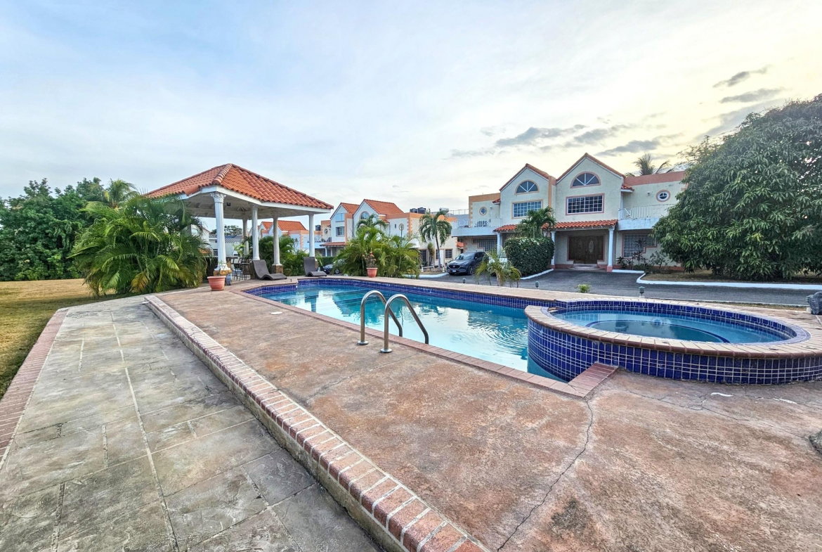 Seventeenth image of 7-2 Tyndhurst Avenue in Kingston 6, St. Andrew, Jamaica - property is For Rent