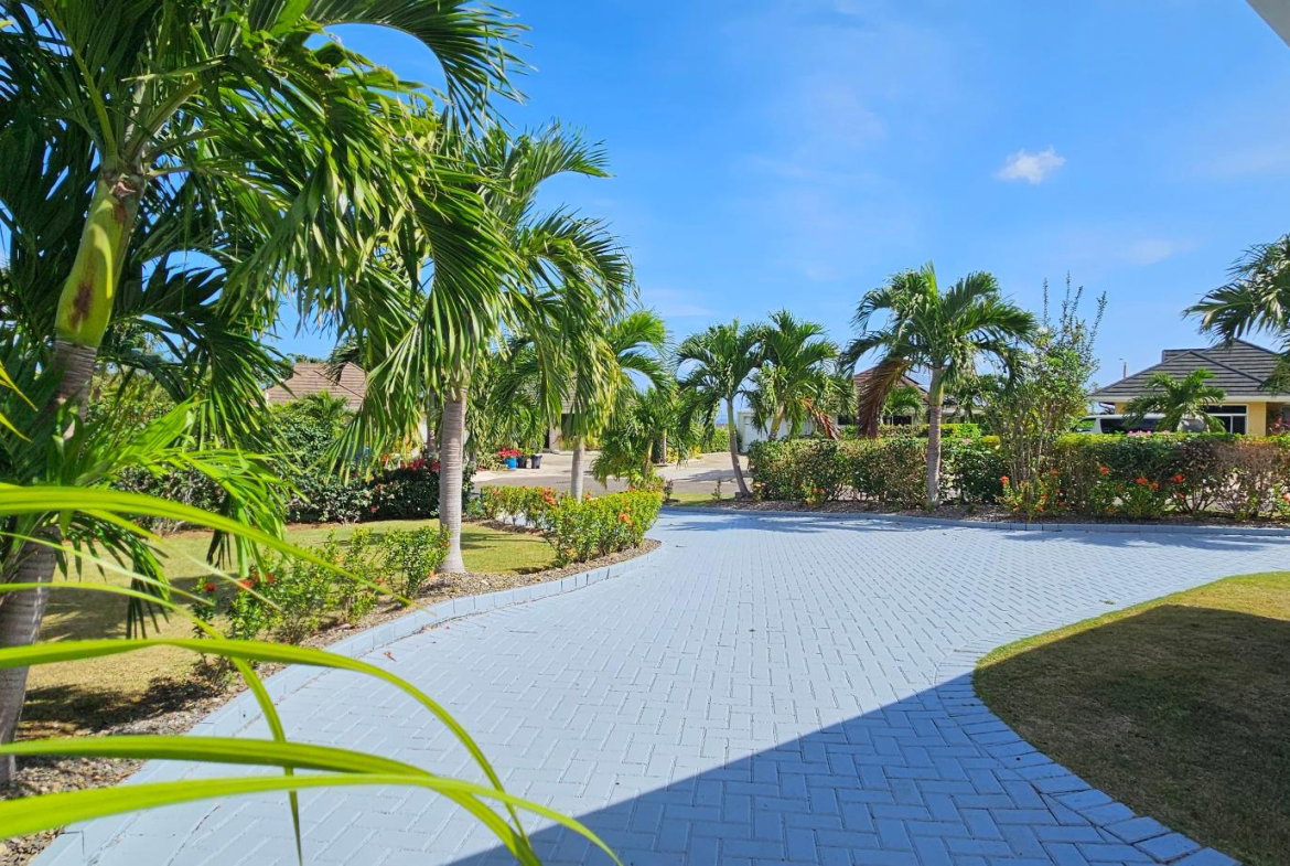 Fourth image of 901 The Crest, Richmond, st a in Laughlands, St. Ann, Jamaica - property is For Rent