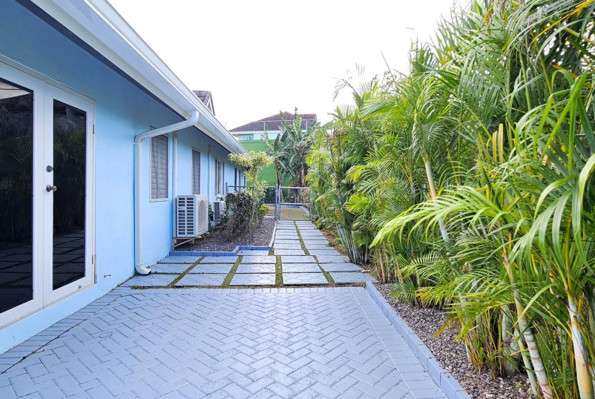 Sixth image of 901 The Crest, Richmond, st a in Laughlands, St. Ann, Jamaica - property is For Rent