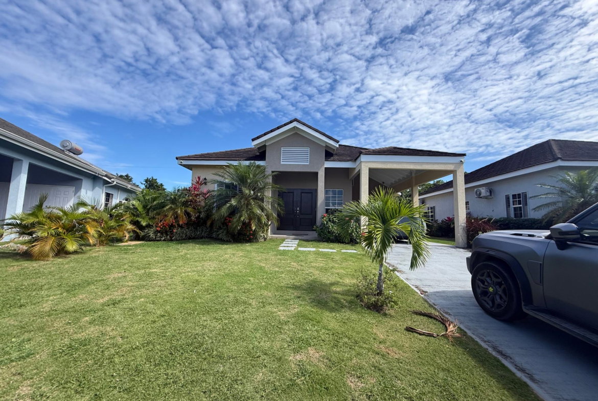 Second image of 04- Gates of Edgehill in Huddersfield Heights, St. Mary, Jamaica - property is For Rent