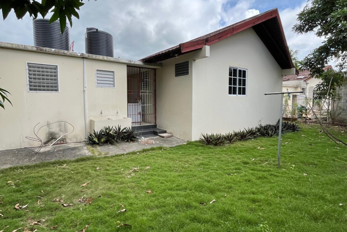 Second image of 3 Whiteford Close in Kingston 6, St. Andrew, Jamaica - property is For Rent
