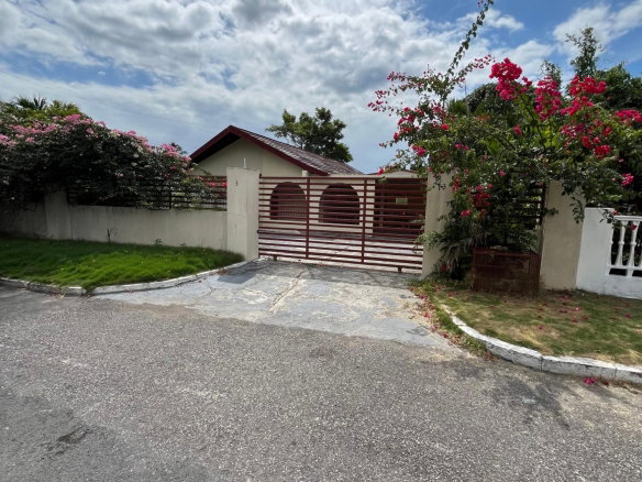 First image of 3 Whiteford Close in Kingston 6, St. Andrew, Jamaica - property is For Rent