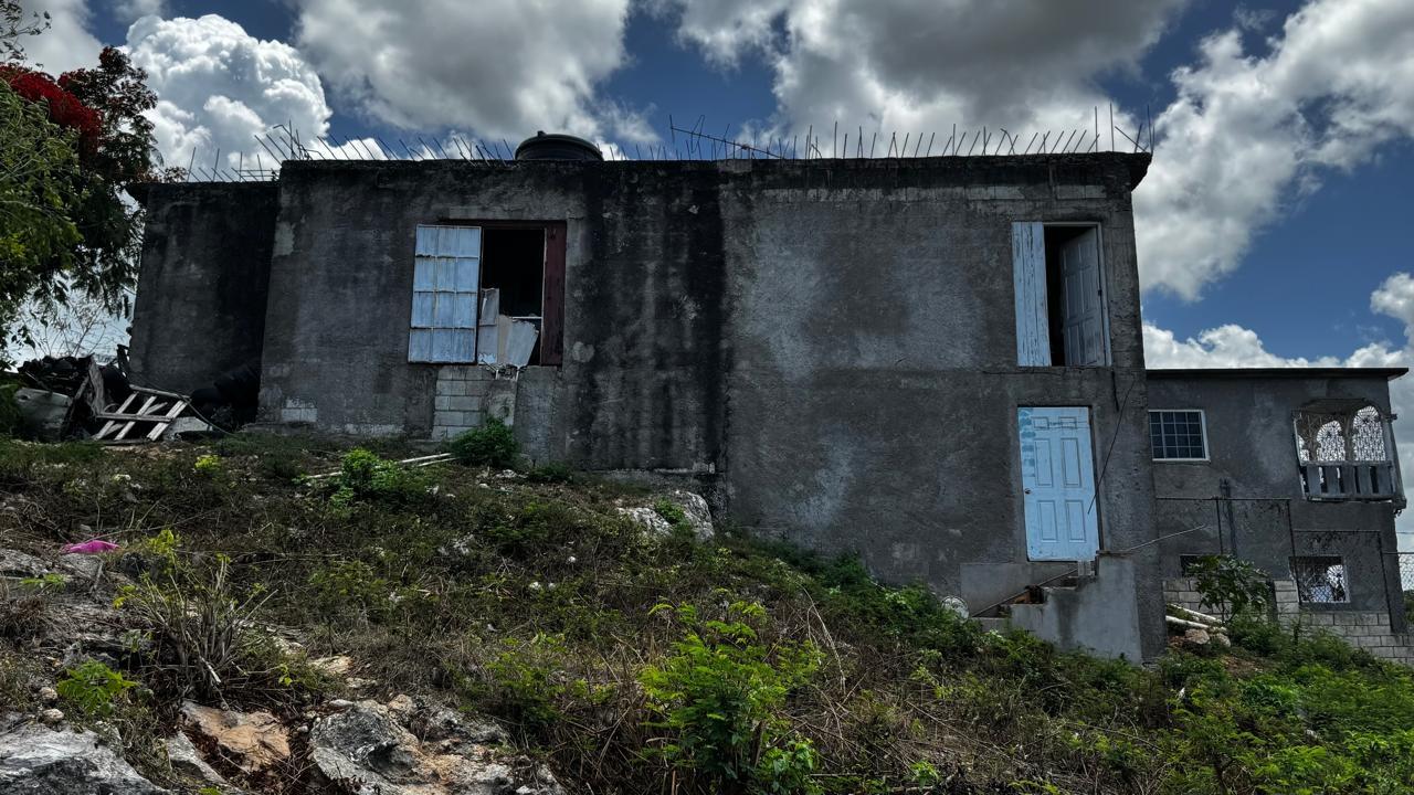 Charming-Split-Level-House-for-Sale-in-Bushy-Park-Clarendon-Jamaica Seventh image of 498 Pimento Drive in Bushy Park, Clarendon, Jamaica - property is For Sale