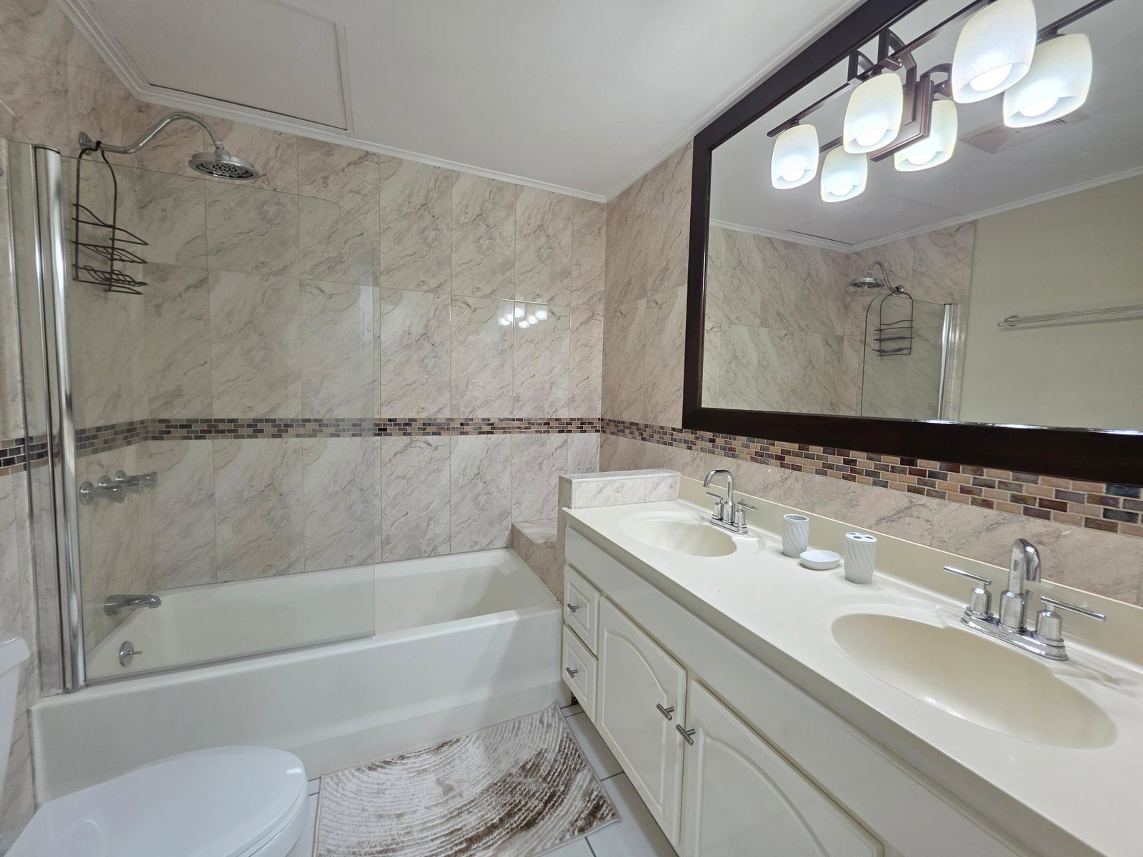 Nineteenth image of th 19- Manor Park Drive in Kingston 8, St. Andrew, Jamaica - property is For Rent