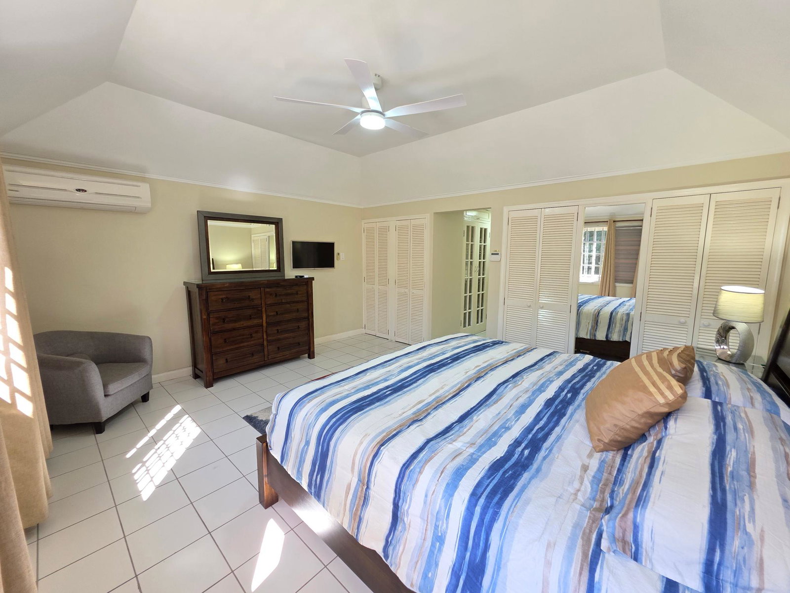 Twenty-Second image of th 19- Manor Park Drive in Kingston 8, St. Andrew, Jamaica - property is For Rent