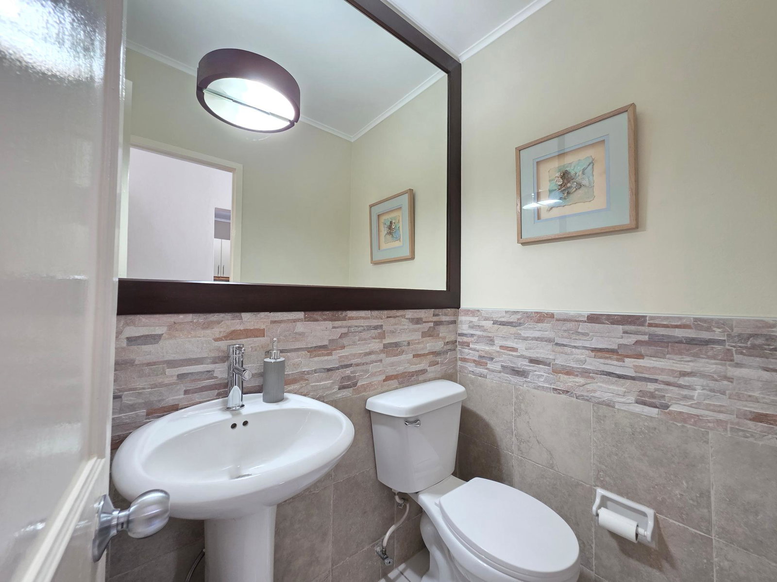 Fifth image of th 19- Manor Park Drive in Kingston 8, St. Andrew, Jamaica - property is For Rent