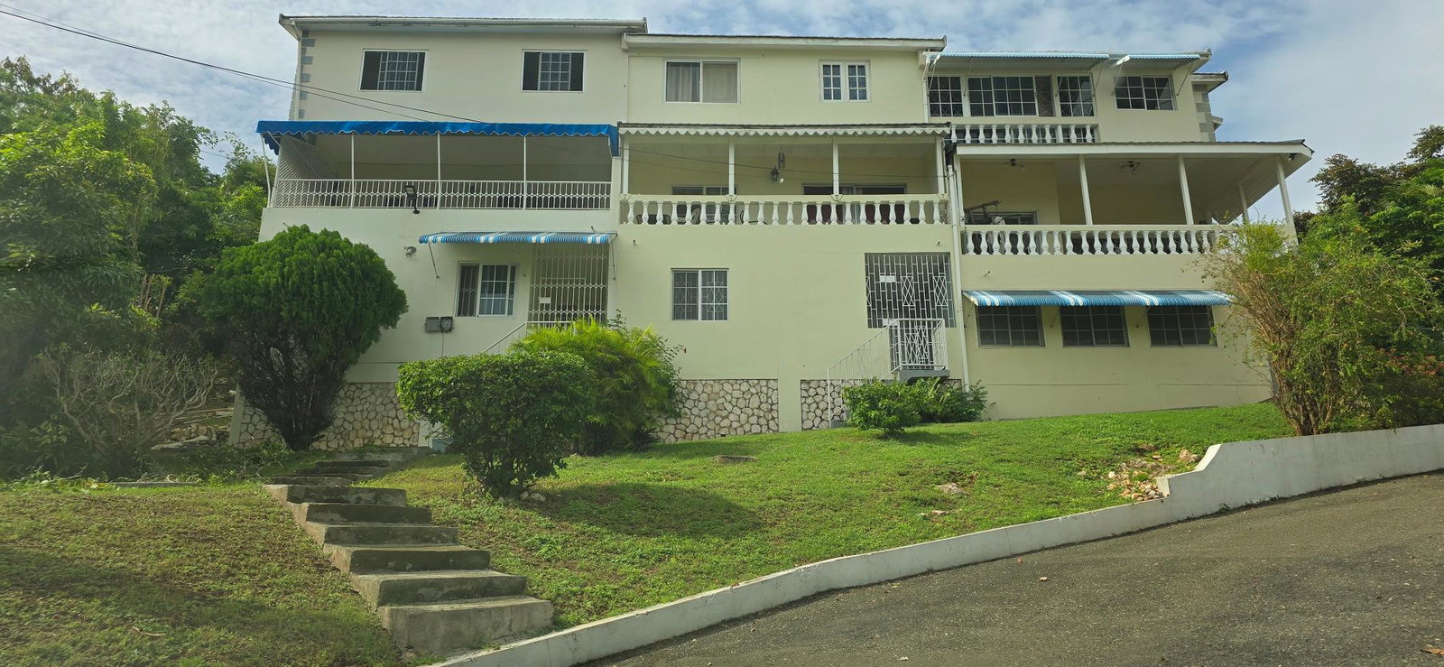 First image of 4 B-36 Leas Flat in Kingston 19, St. Andrew, Jamaica - property is For Rent