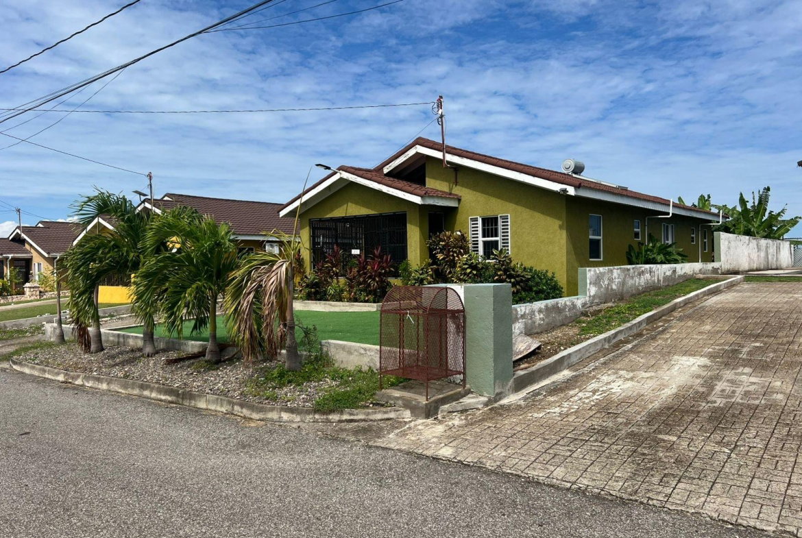 Fourth image of 310 Hibiscus Avenue Stonebroo in Falmouth, Trelawny, Jamaica - property is For Rent