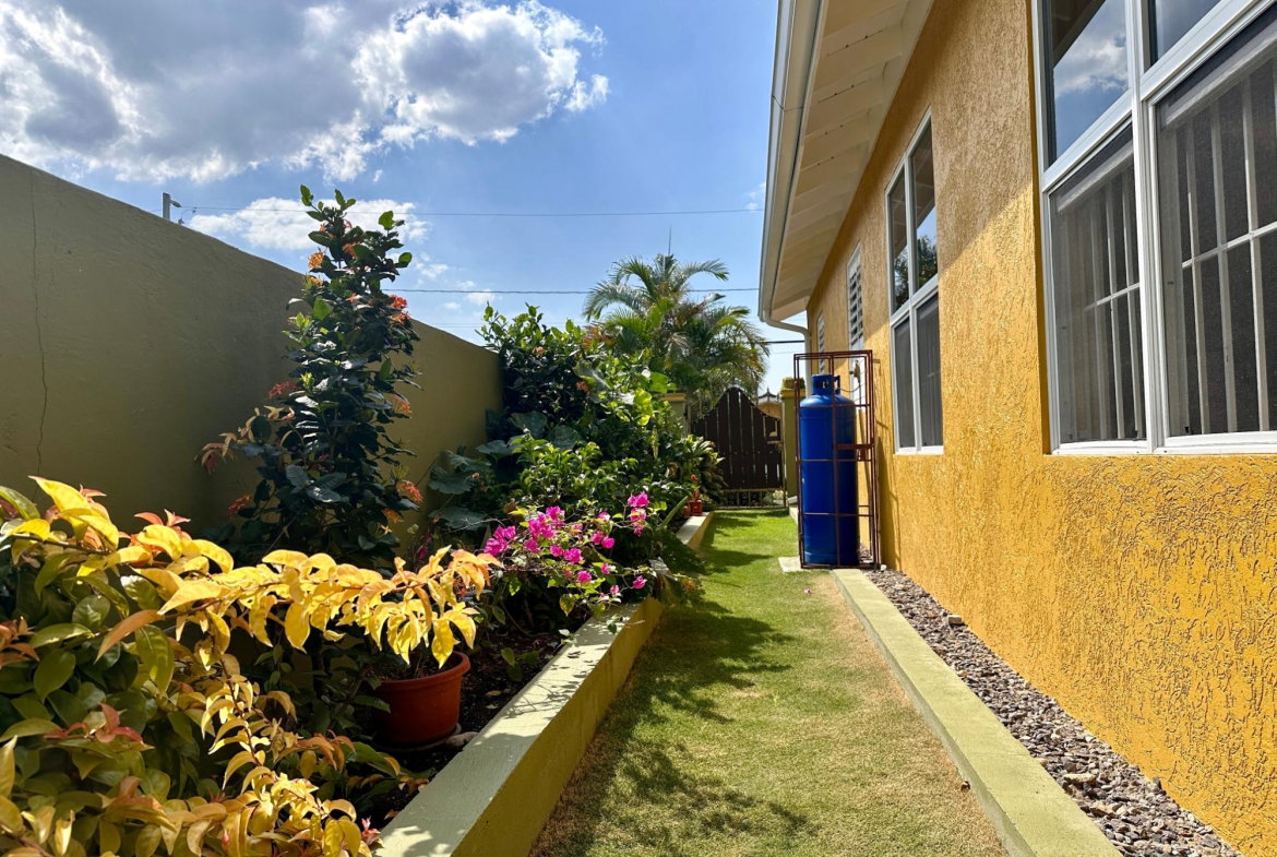 Twenty-Seventh image of 4 Lappet Drive in St. Ann's Bay, St. Ann, Jamaica - property is For Rent