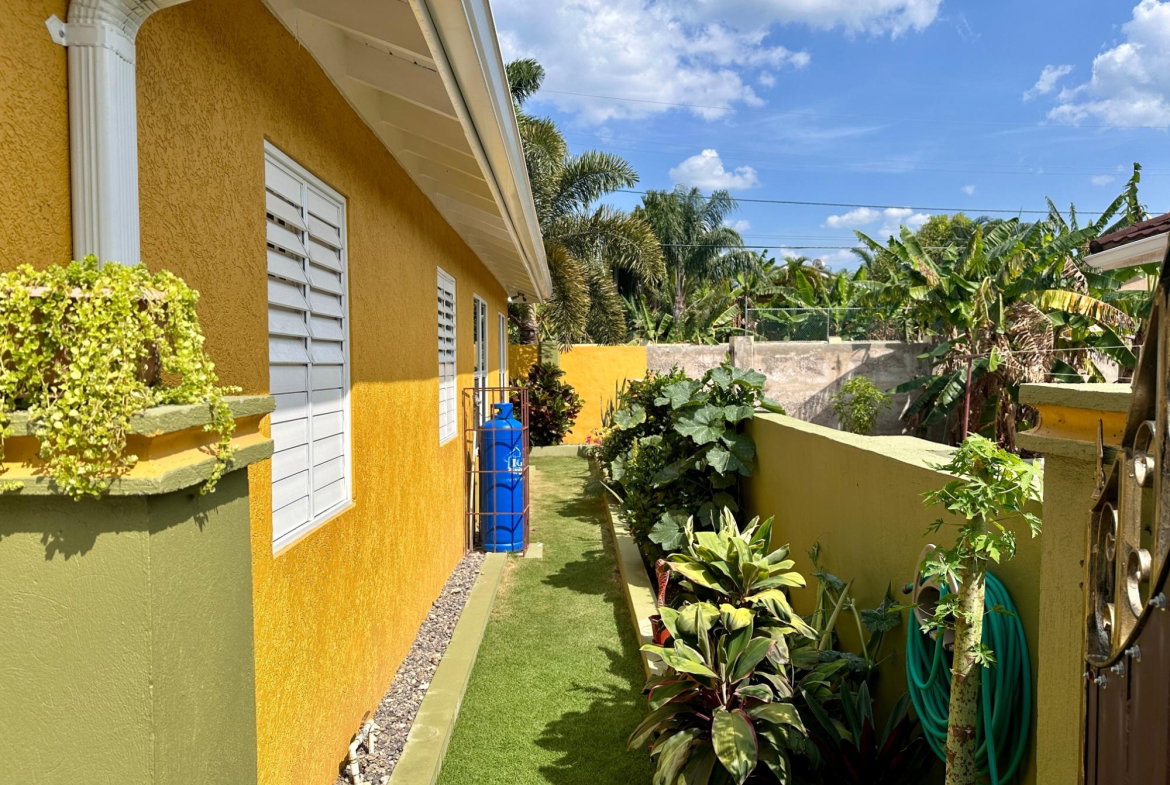 Twenty-Eighth image of 4 Lappet Drive in St. Ann's Bay, St. Ann, Jamaica - property is For Rent