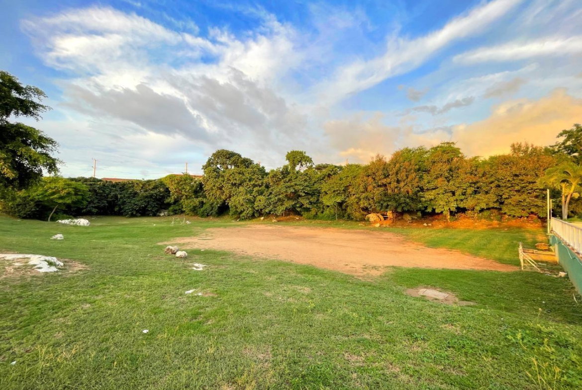 Thirteenth image of 31 Eugenia Close in Kingston 6, St. Andrew, Jamaica - property is For Rent