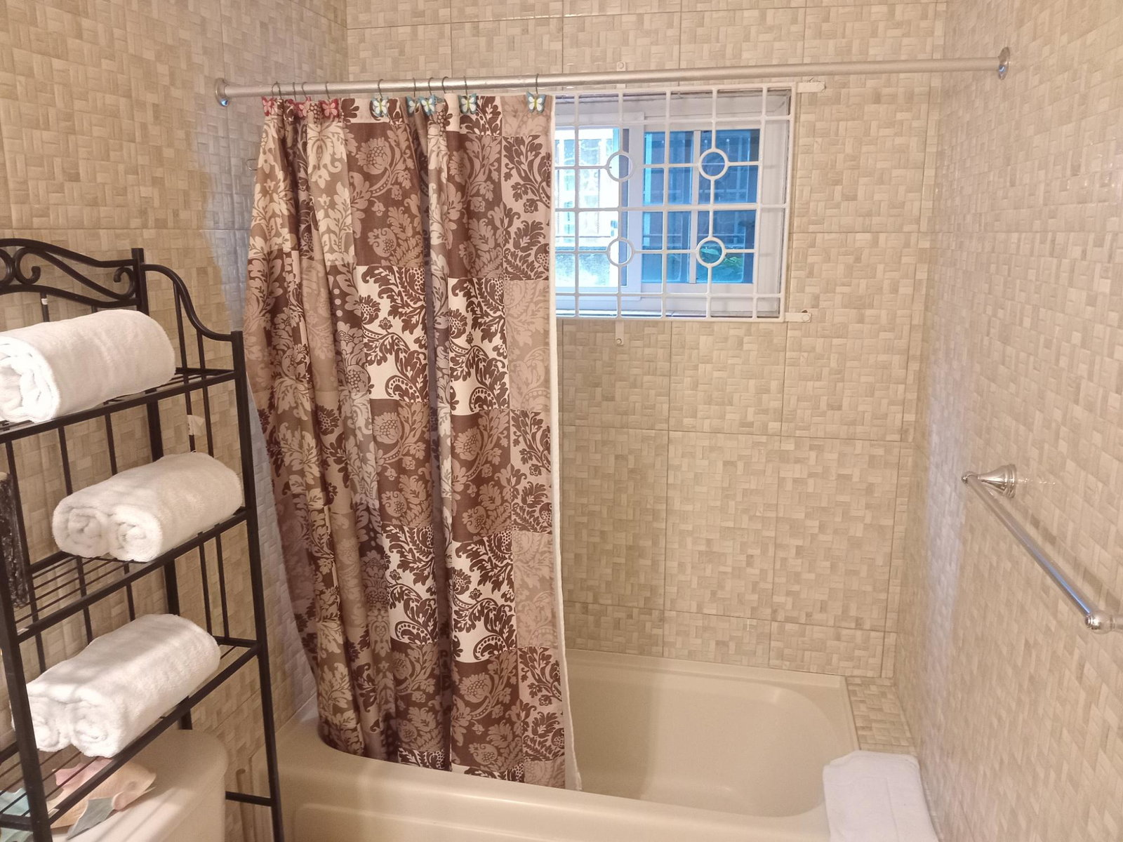 Eighth image of 1534 Costal Place in Montego Bay, St. James, Jamaica - property is For Rent