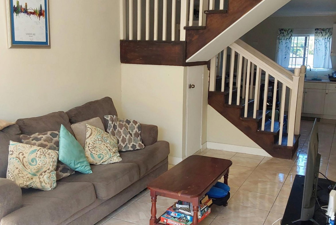 Eleventh image of Reading Manor in Reading, St. James, Jamaica - property is For Rent