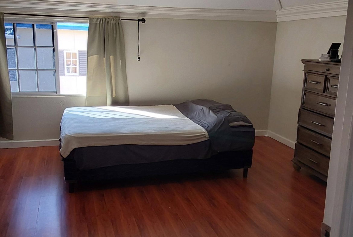 Thirteenth image of Reading Manor in Reading, St. James, Jamaica - property is For Rent