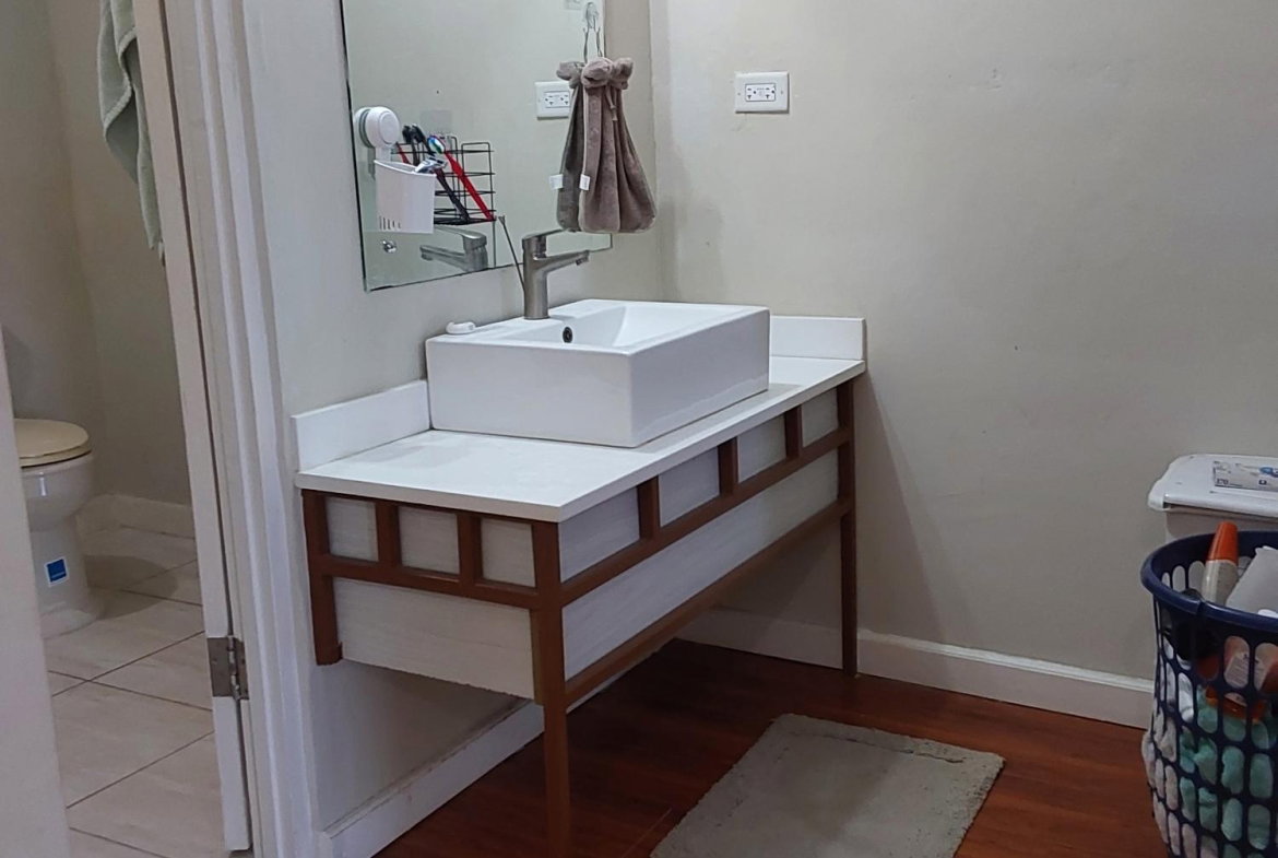 Fourteenth image of Reading Manor in Reading, St. James, Jamaica - property is For Rent