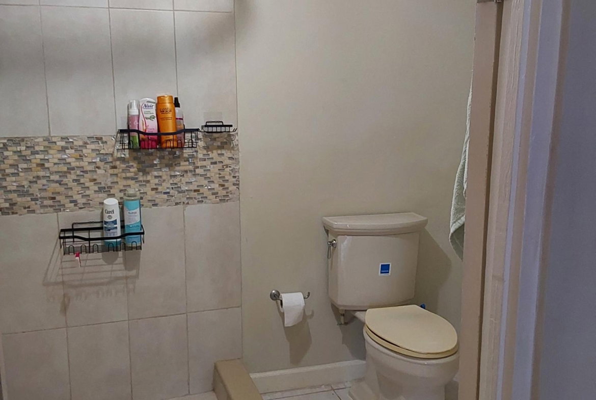 Fifteenth image of Reading Manor in Reading, St. James, Jamaica - property is For Rent