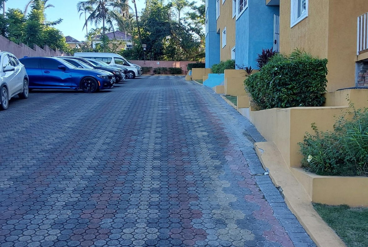 Twenty-Second image of Reading Manor in Reading, St. James, Jamaica - property is For Rent