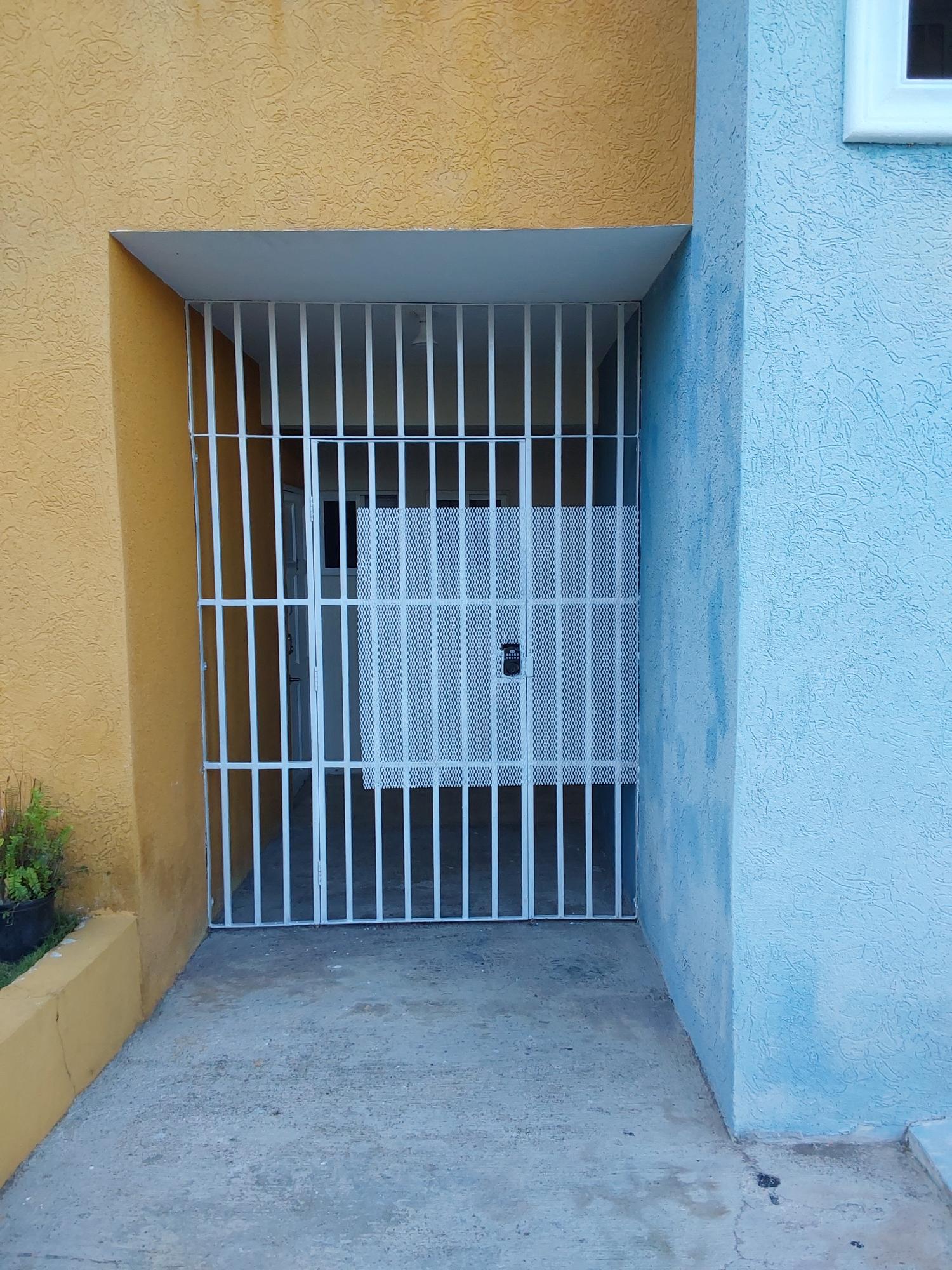 Fourth image of Reading Manor in Reading, St. James, Jamaica - property is For Rent