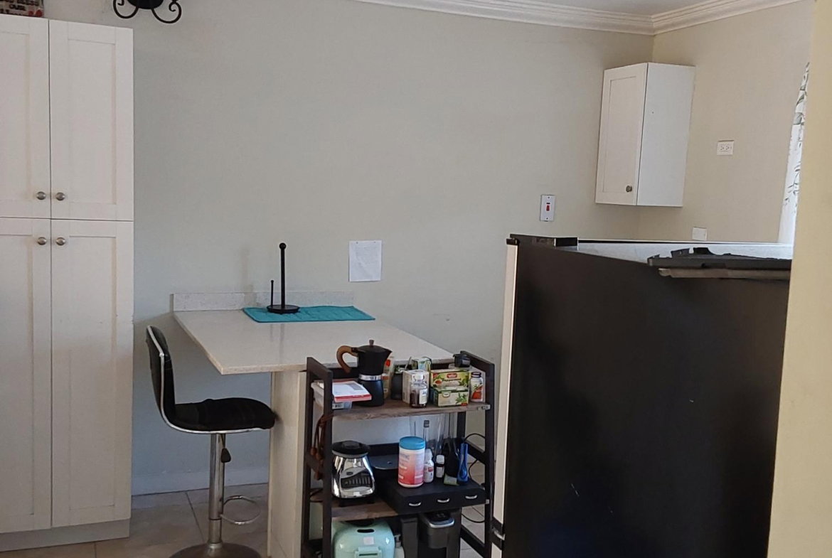 Fifth image of Reading Manor in Reading, St. James, Jamaica - property is For Rent