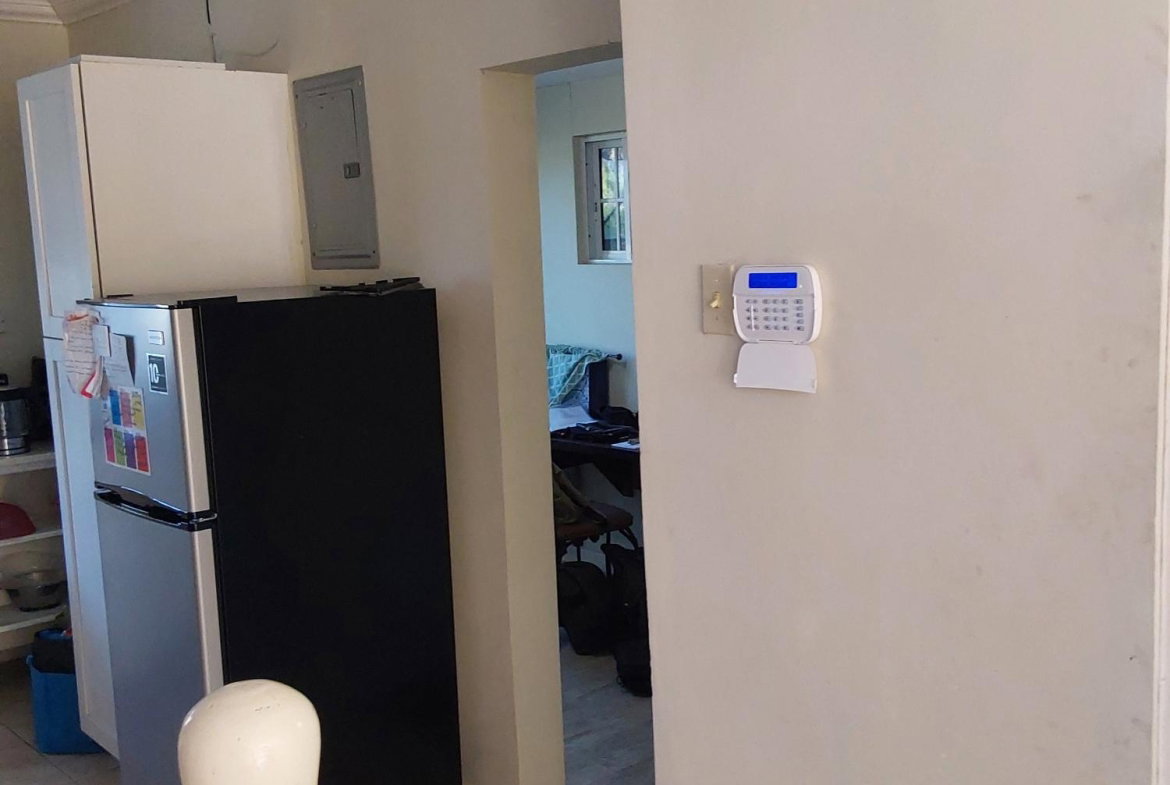 Seventh image of Reading Manor in Reading, St. James, Jamaica - property is For Rent