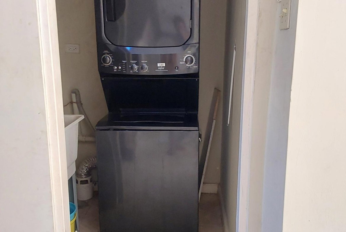 Eighth image of Reading Manor in Reading, St. James, Jamaica - property is For Rent