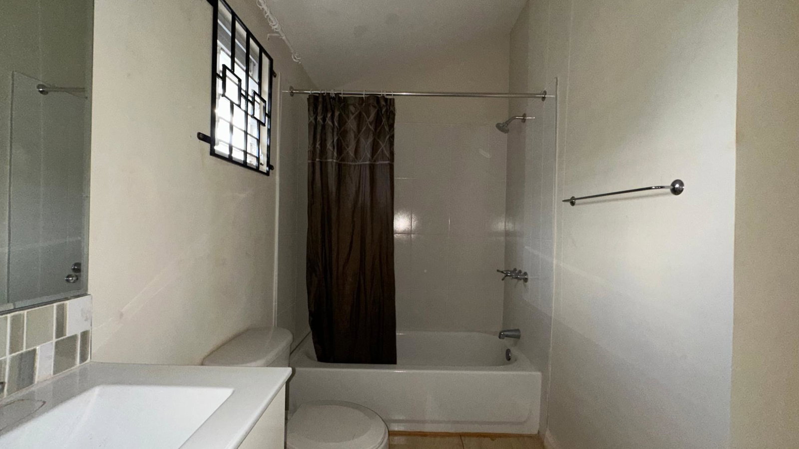 Twelfth image of 327 Tropicana Way, Silver Sun in Spanish Town, St. Catherine, Jamaica - property is For Rent