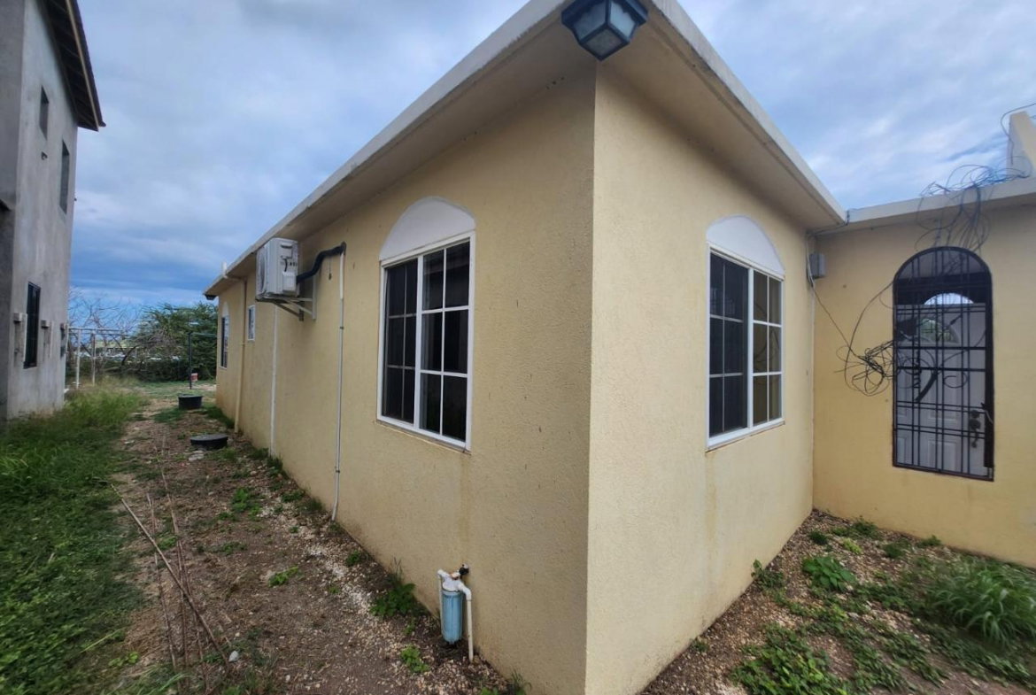 Fourth image of 152 Mahoe Drive, Hellshire in Hellshire Park, St. Catherine, Jamaica - property is For Rent