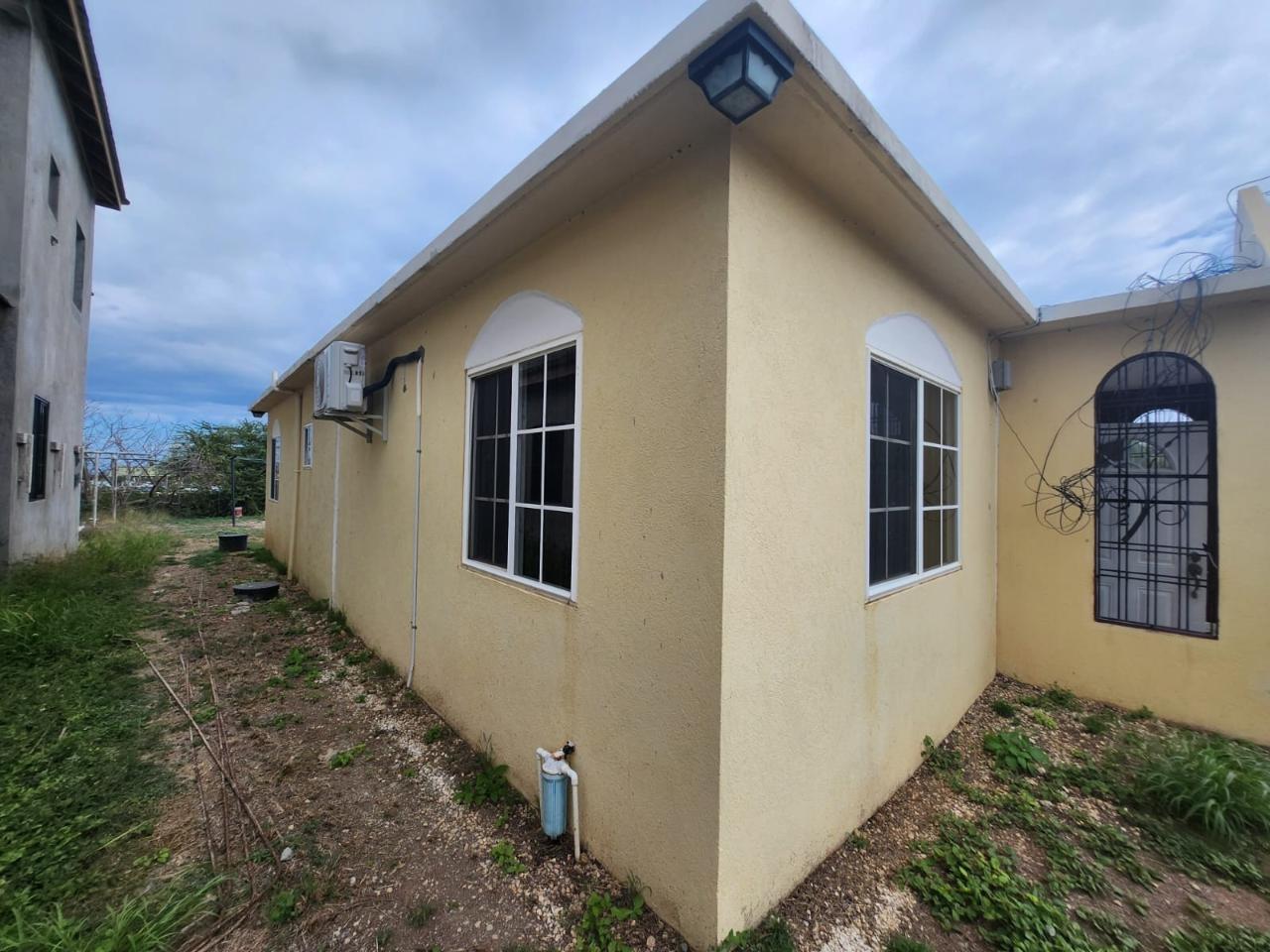 Fourth image of 152 Mahoe Drive, Hellshire in Hellshire Park, St. Catherine, Jamaica - property is For Rent
