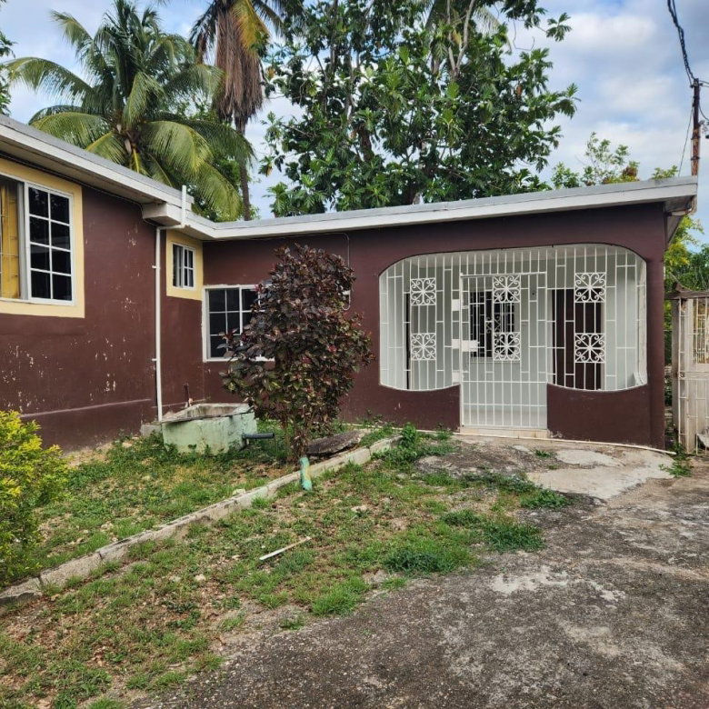 First image of 4 Oliver Place, May Pen in May Pen, Clarendon, Jamaica - property is For Sale