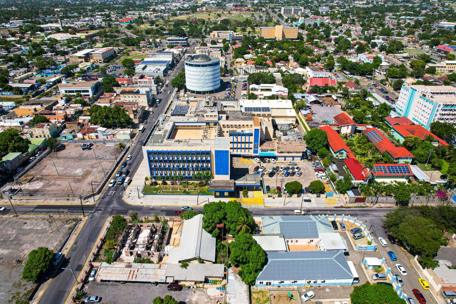 Ninth image of 7 North Street in KINGSTON, Kingston, Jamaica - property is For Sale