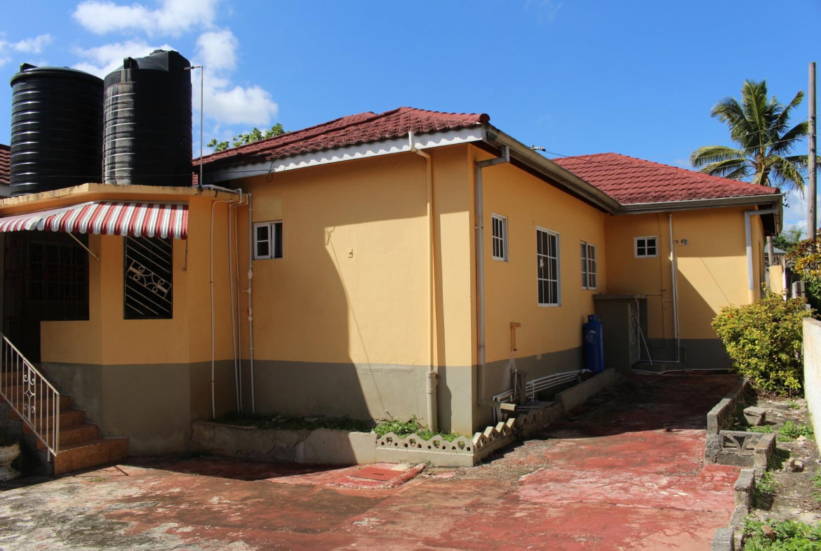 Tenth image of 9 Clifton Heights in Mandeville, Manchester, Jamaica - property is For Sale