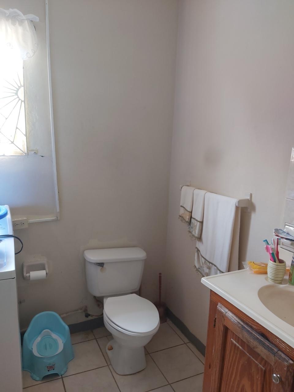 Seventh image of Denbigh, May Pen in Denbigh, Clarendon, Jamaica - property is For Sale