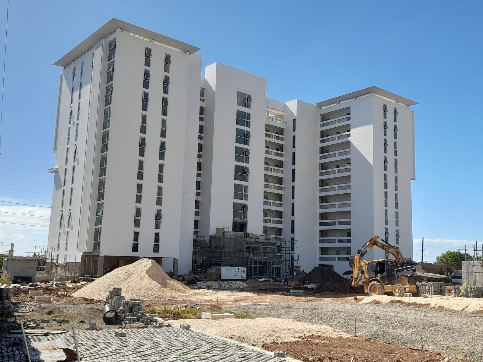 Fifth image of 302-2 Fairbourne Road in KINGSTON, Kingston, Jamaica - property is For Sale