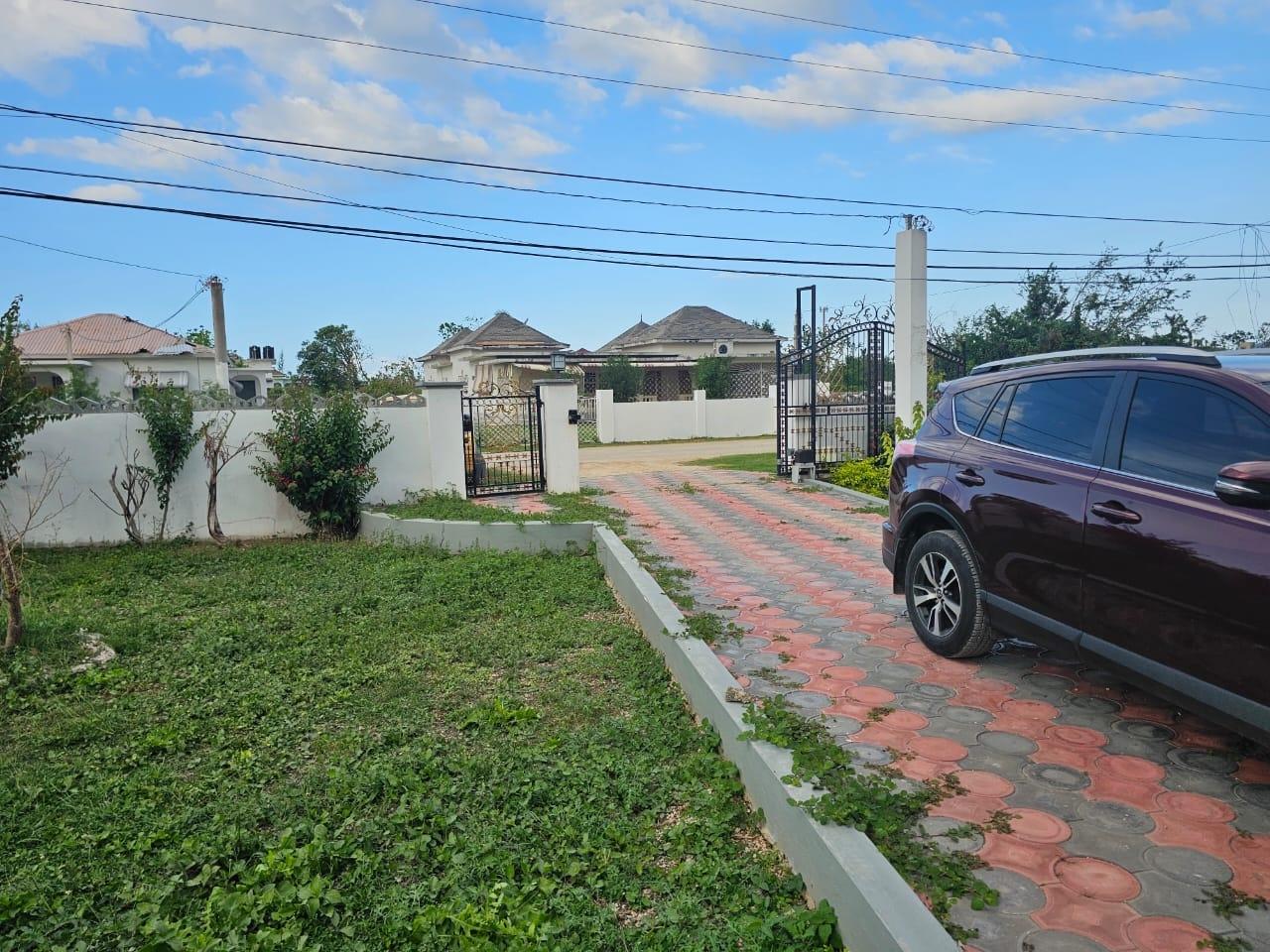 Twenty-Ninth image of 298 Greenwood in Montego Bay, St. James, Jamaica - property is For Rent