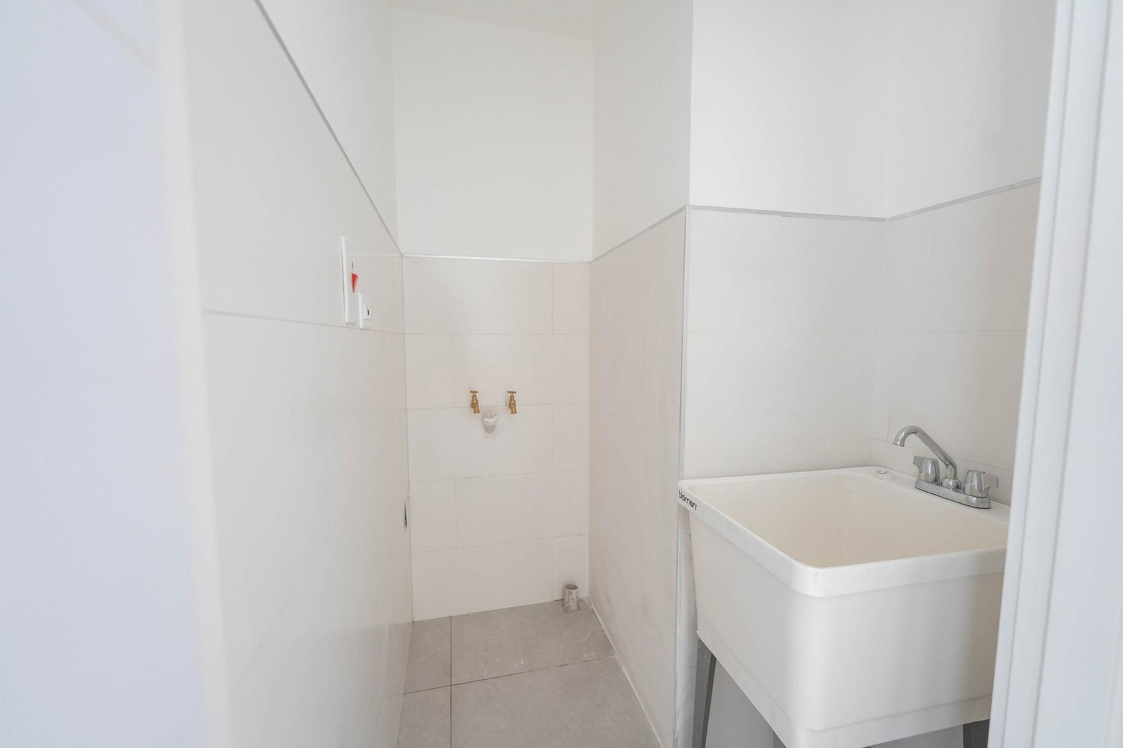 Sixteenth image of 603-10 Waterloo Ave in Kingston 10, St. Andrew, Jamaica - property is For Rent