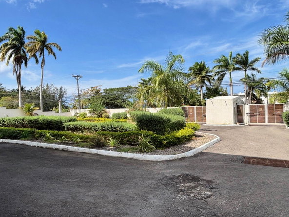 Eighteenth image of 8- Paradise Bay, Reading in Reading, St. James, Jamaica - property is For Rent