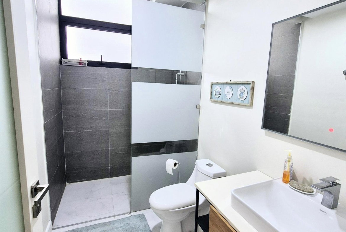 Tenth image of 8- Paradise Bay, Reading in Reading, St. James, Jamaica - property is For Rent