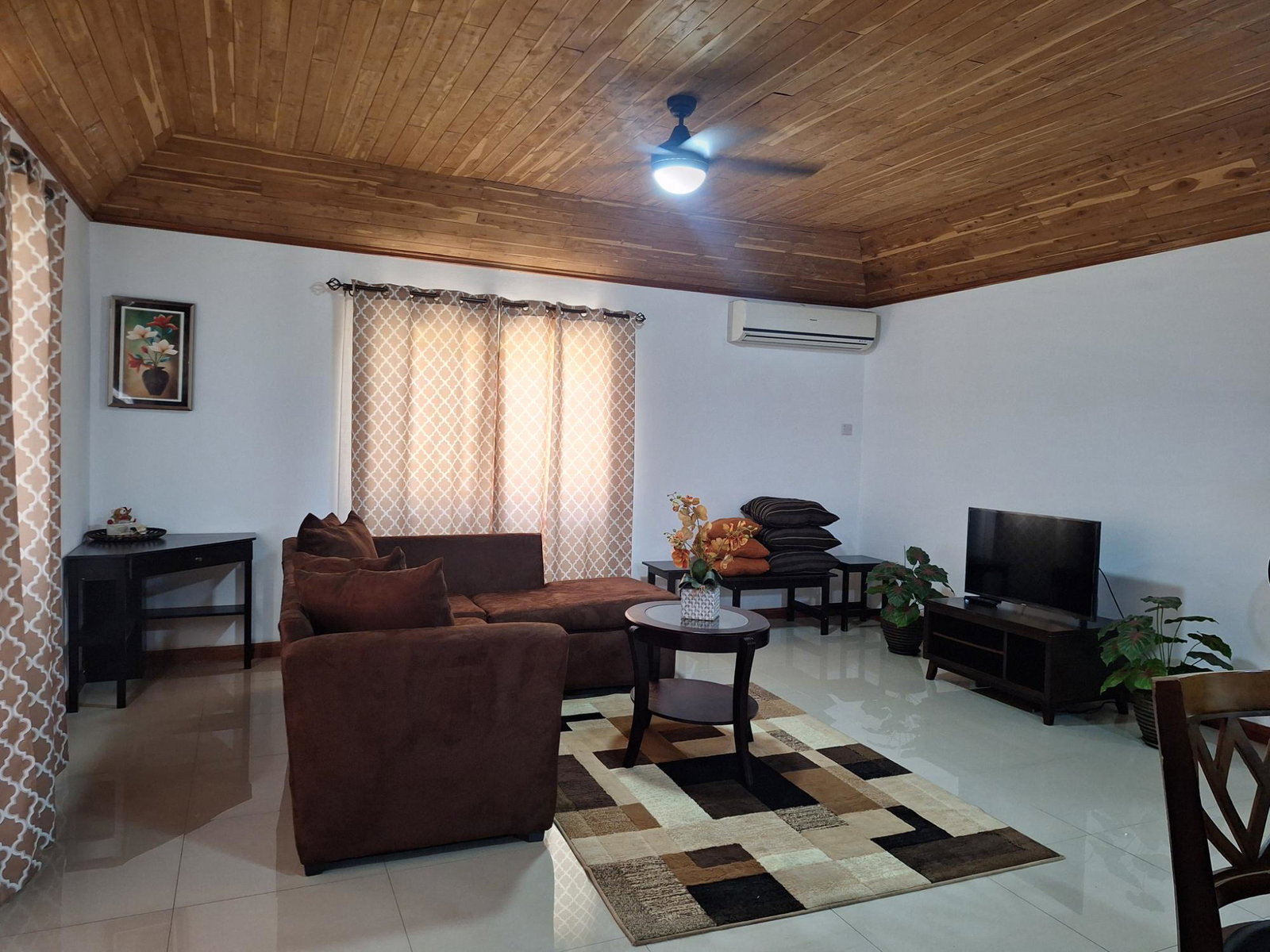 Twenty-Fourth image of Apt 6-7 Charlemont Ave in Kingston 6, St. Andrew, Jamaica - property is For Rent