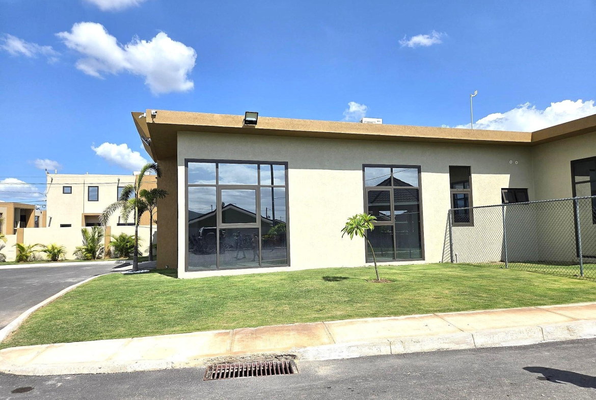 Twenty-Fifth image of Oak Estate, Portmore in Bernard Lodge, St. Catherine, Jamaica - property is For Rent