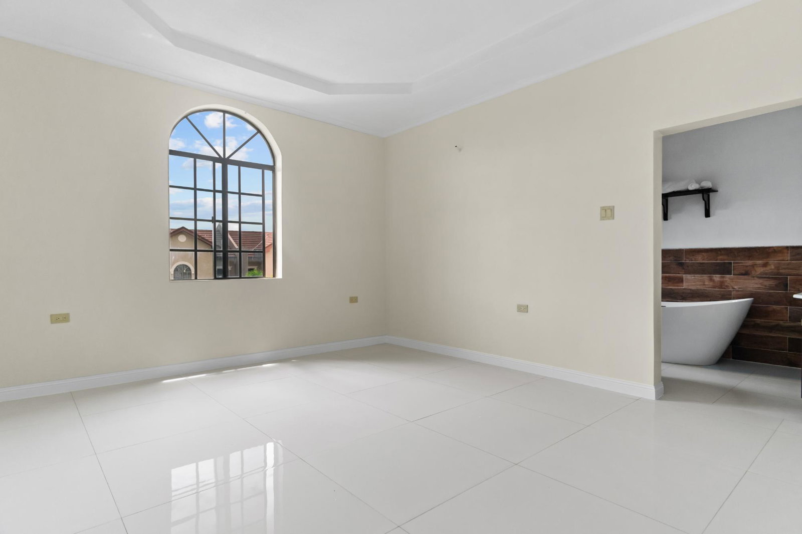 Eleventh image of Unit 5b- Villa Vale Close in Mandeville, Manchester, Jamaica - property is For Rent