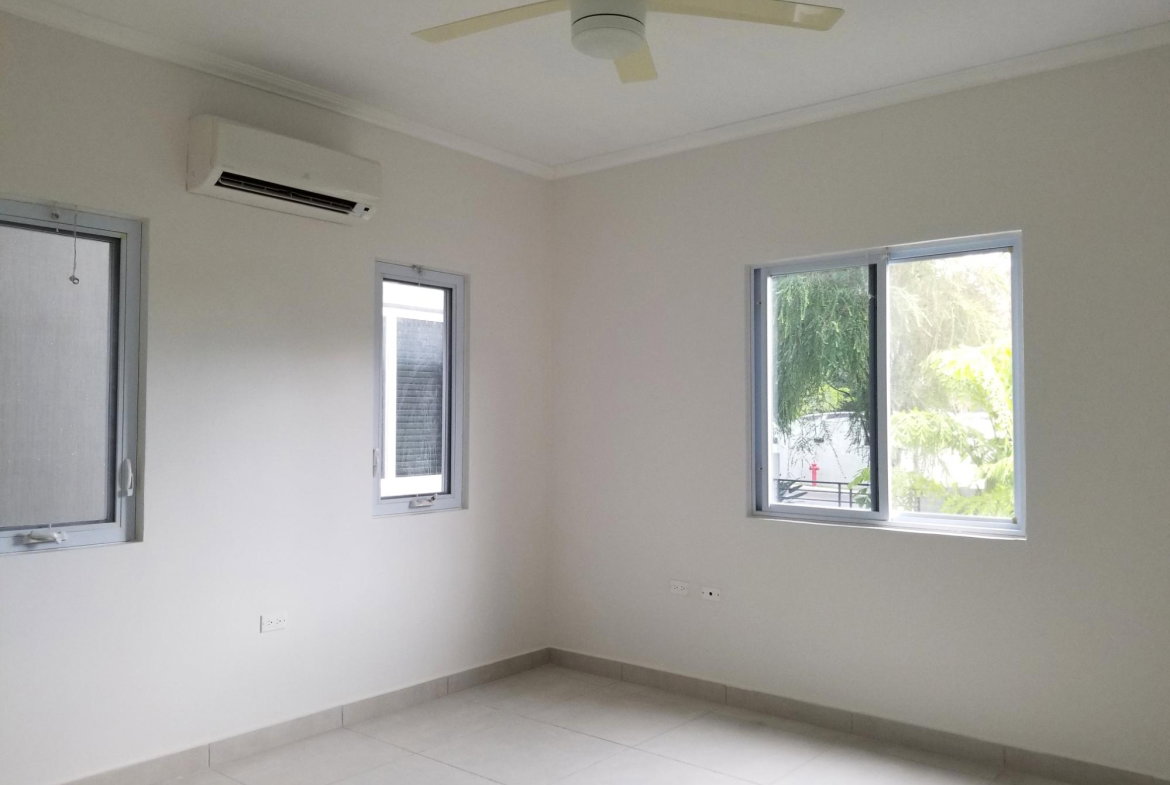 Twentieth image of 12b- 16 Garden Close, Kingston in Kingston 8, St. Andrew, Jamaica - property is For Rent