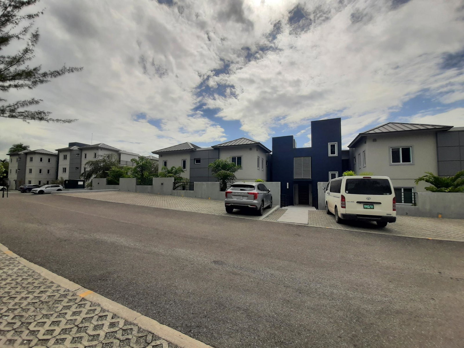 Luxury-3-Bed-Apartment-for-Rent-in-Cherry-Gardens-Kingston-Jamaica Twenty-Fifth image of 12b- 16 Garden Close, Kingston in Kingston 8, St. Andrew, Jamaica - property is For Rent